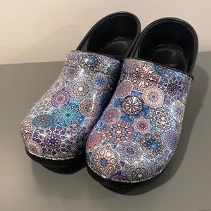 Great used condition Dansko clog sz 40